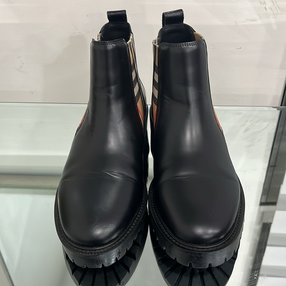 Burberry Runway Extension Allostock Chelsea Boot Black size 38 - Picture 7 of 14